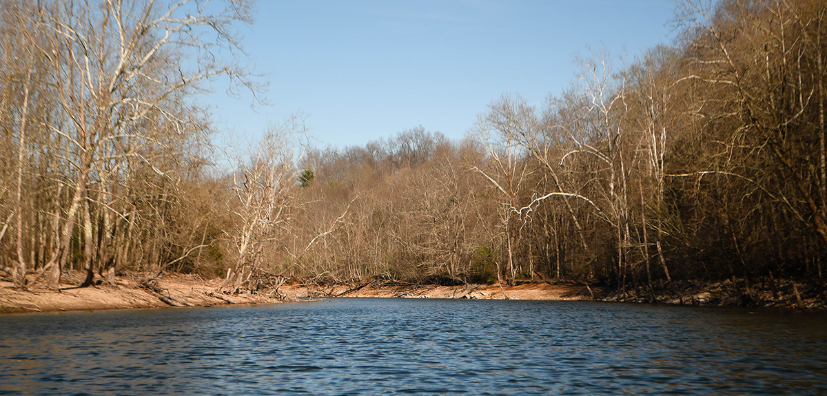 An image of one of many boat access ramps that allows access into the South Holston lake