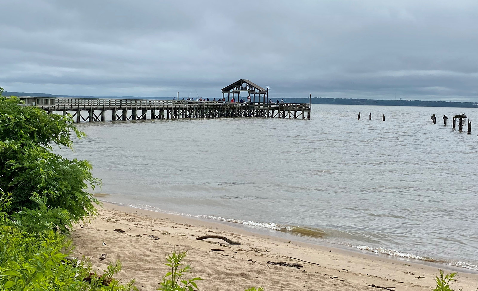 An image of a fishing pier in Leesylvania state park